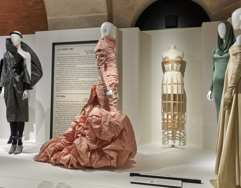 Exposition de haute couture française