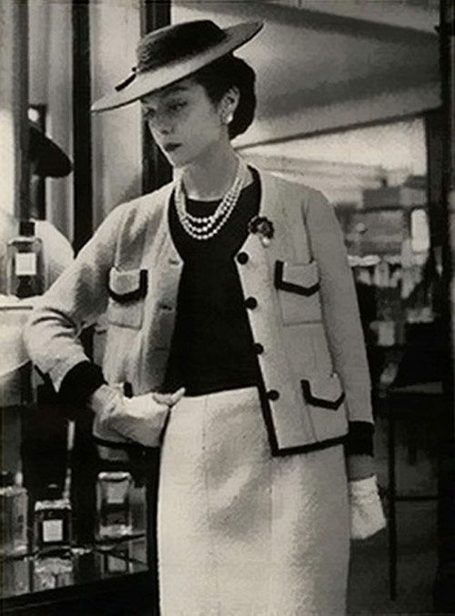 Le Tailleur Chanel